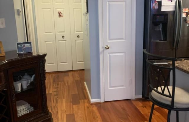 6004 Mersey Oaks Way Kingstowne Va Apartments For Rent