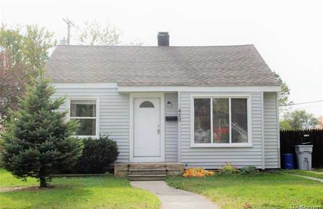 429 W Morehouse Avenue Hazel Park Mi Apartments For Rent