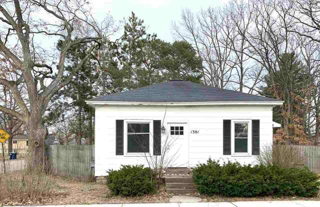 1301 Cass Street Traverse City Mi Apartments For Rent