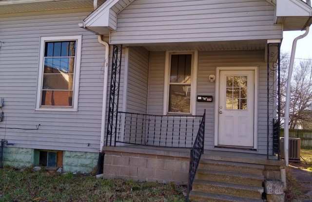 324 W Oregon Street Evansville In Apartments For Rent