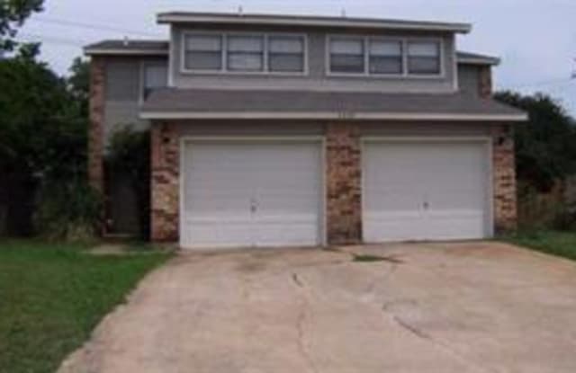 2636 Gwendolyn Ln B Austin Tx Apartments For Rent