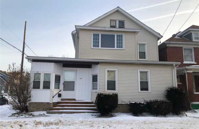 2703 Raspberry Street Erie Pa Apartments For Rent