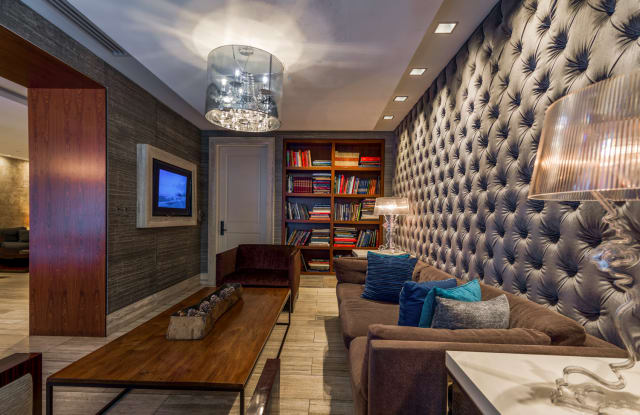 The Promenade At Harbor East Baltimore Md Apartments For Rent