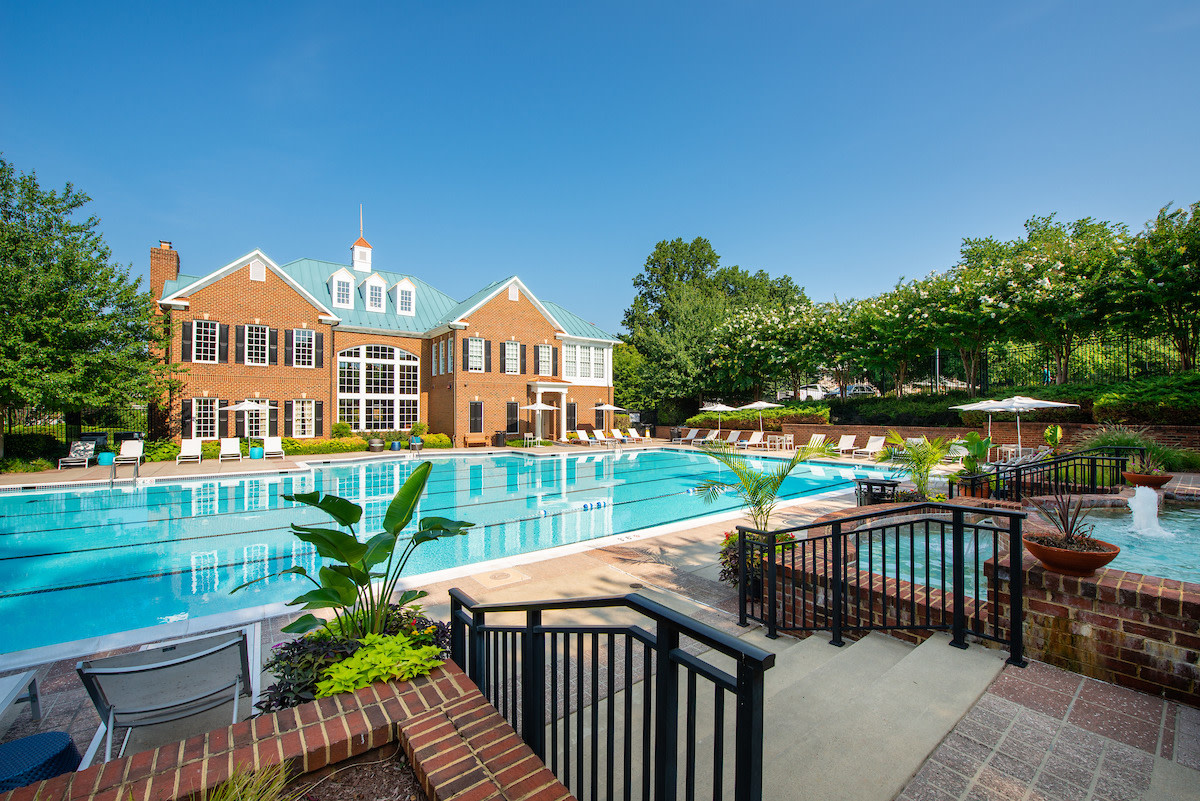 Fairfax Square Fairfax, VA apartments for rent