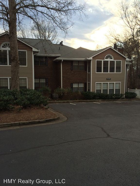 616 Barrington Hills Dr Sandy Springs, GA apartments for