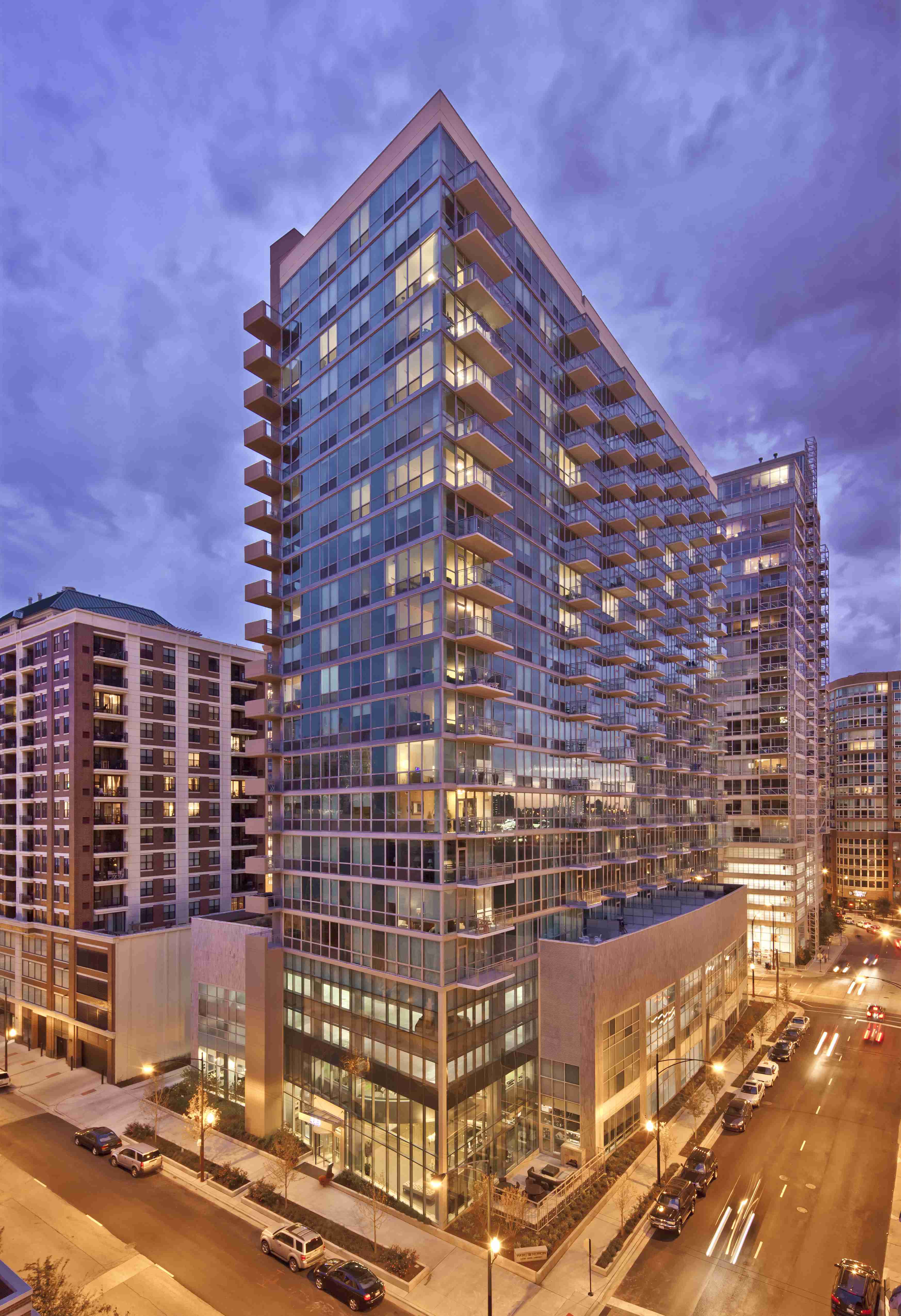 City Apartment Building 100 best apartments in chicago, il from $510! City Apartment Building 100 best apartments in chicago, il from $510!