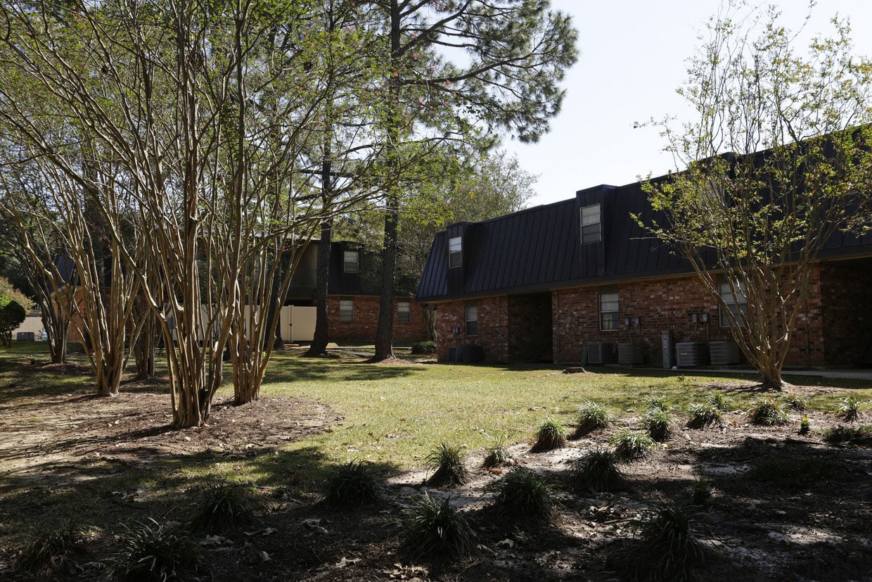 Hampton Court Apartments - Baton Rouge, LA apartments for rent