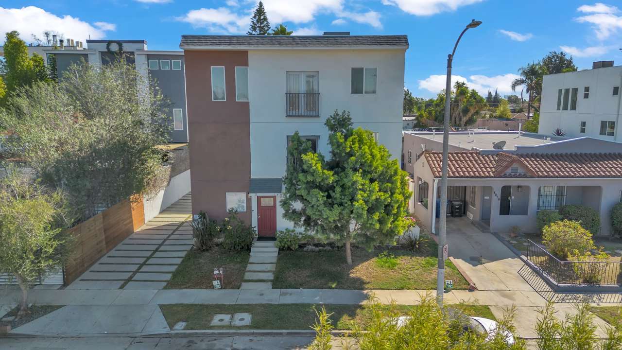 1846 South Curson Avenue - 1/2