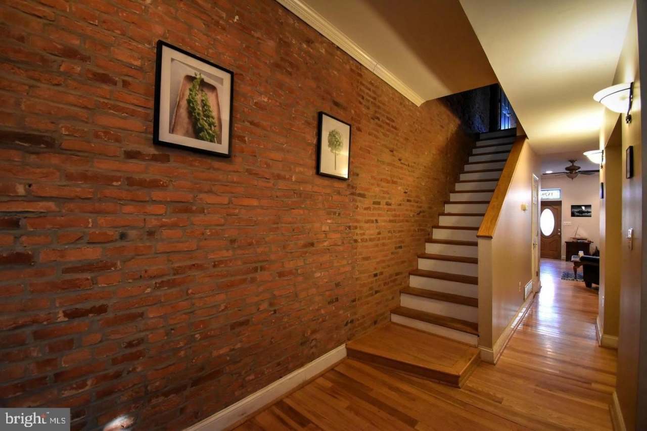 1529 S CHARLES Street