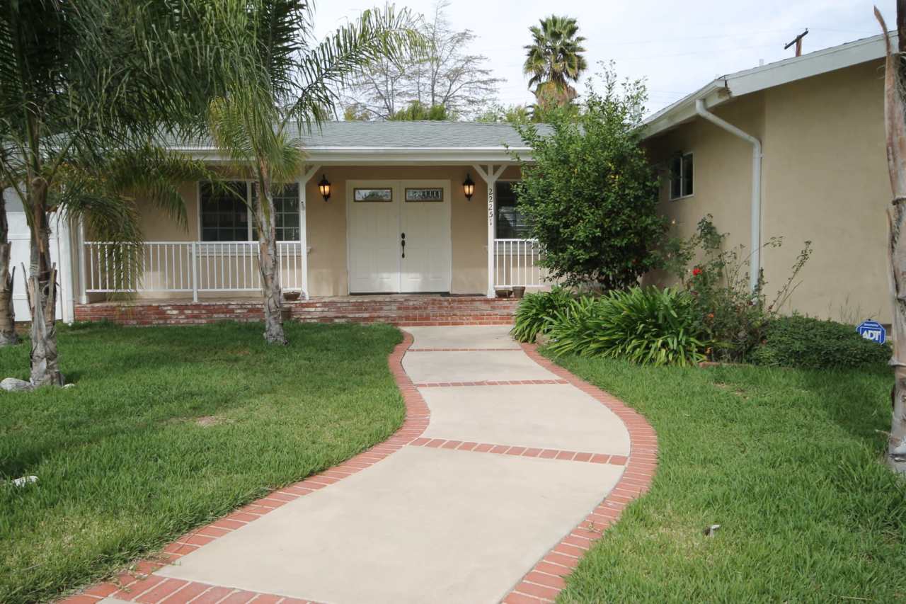 Private HOME 3bed/2 bath + POOL in Woodland Hills! NO OTHER UNIT ON THE PROPERTY!!!!