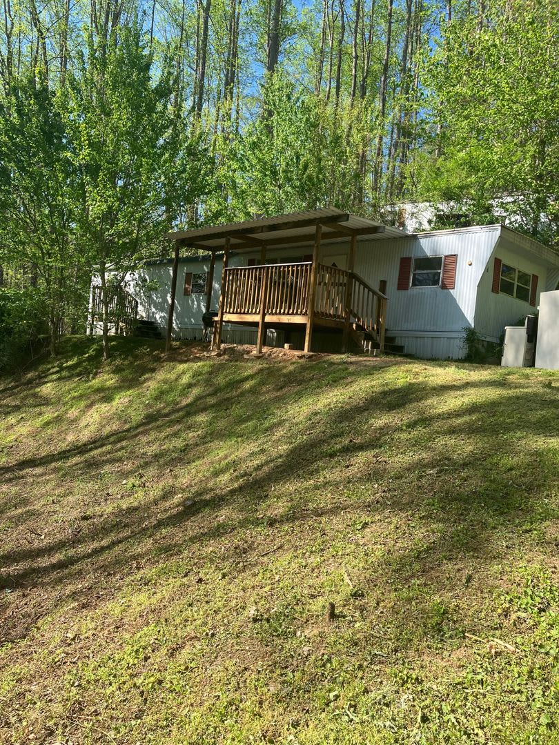 Remodeled 2 Bedroom in Candler