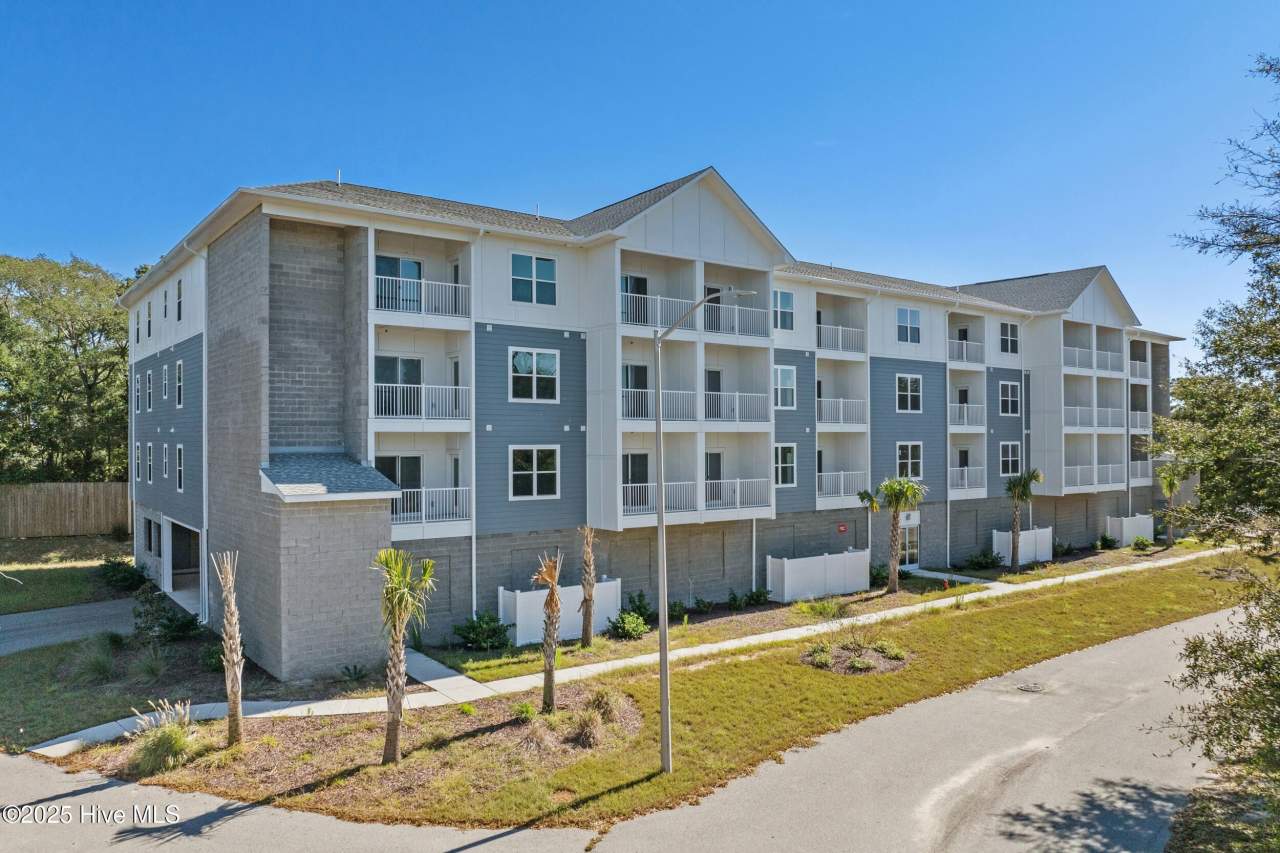 2272 Dolphin Shores Drive SW unit: 408