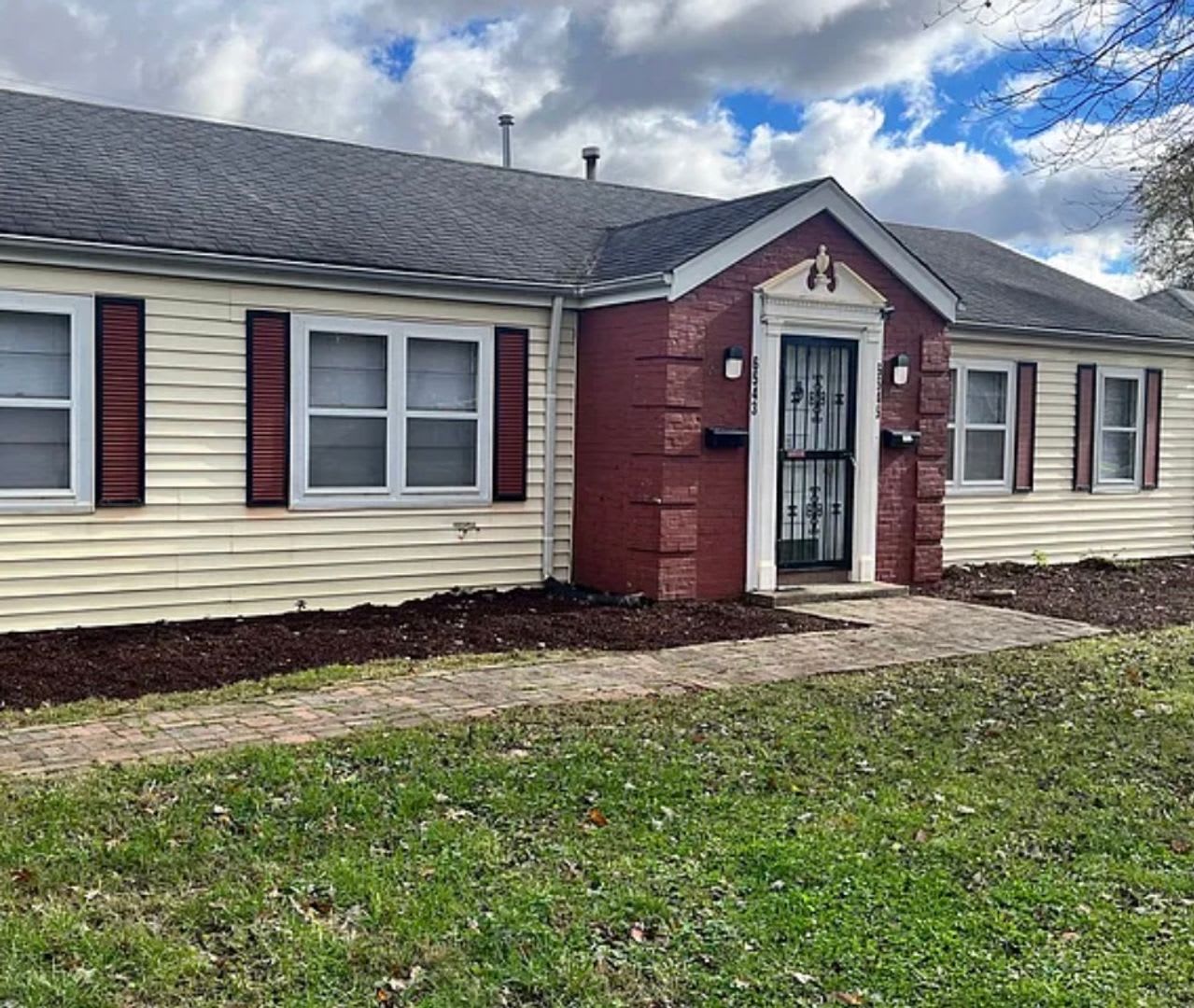 Beautifully updated 2 br duplex!