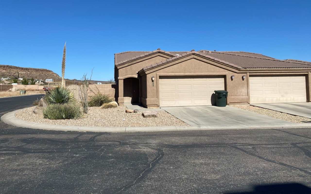 2 Bedroom Duplex with Office/Den