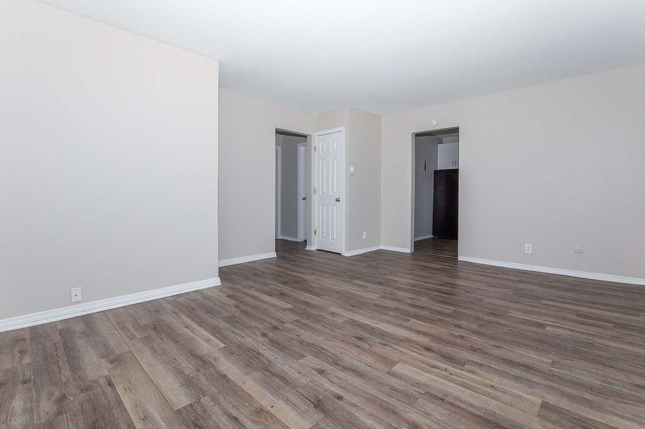 De Cortez Apartments