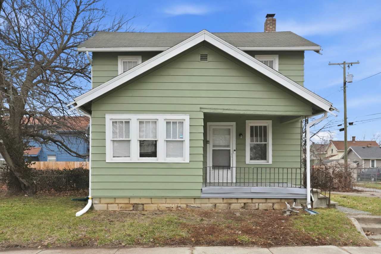 Updated 3-Bedroom Home with New Kitchen  Carpet