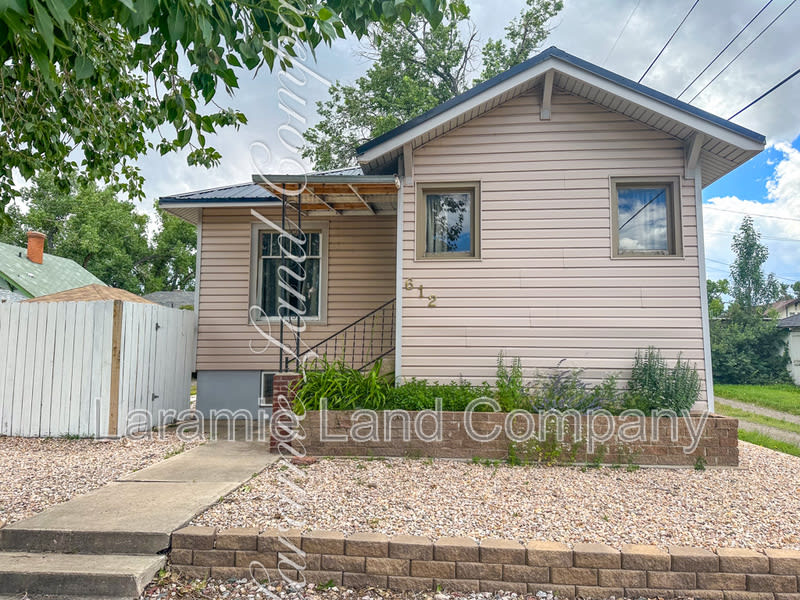 612 East Bradley Street - 1