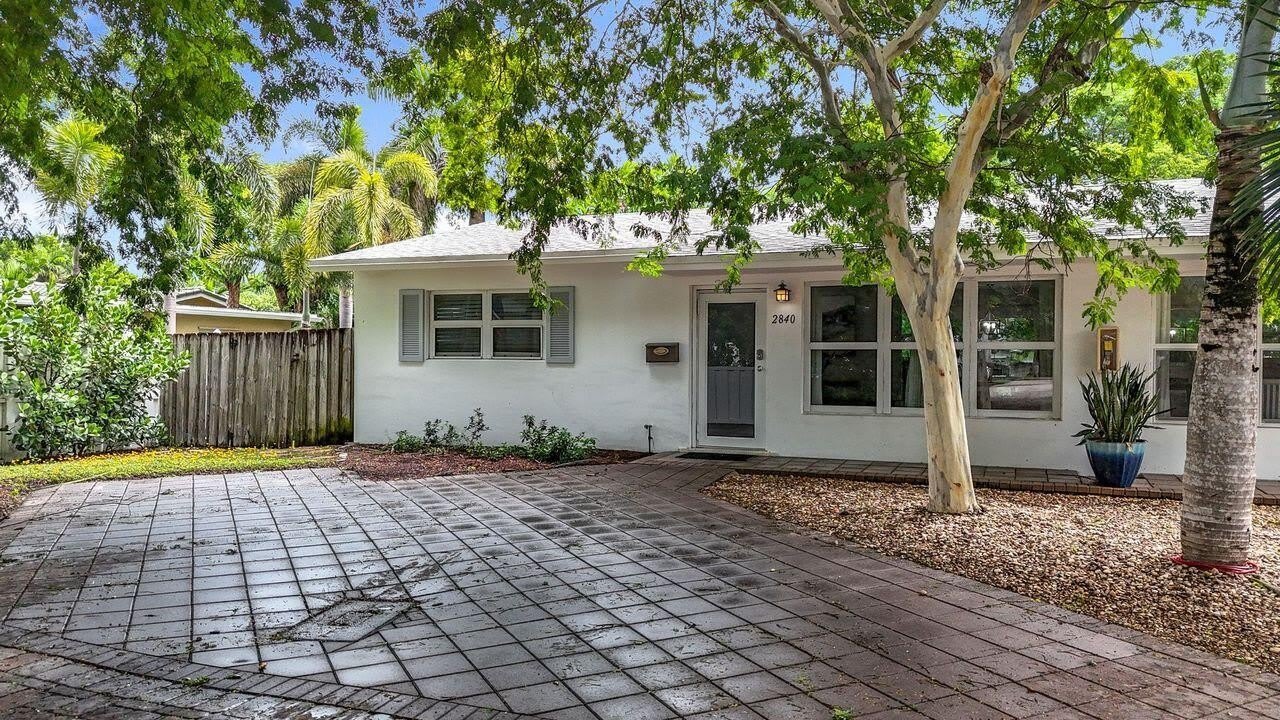 2840 NE 16 Court