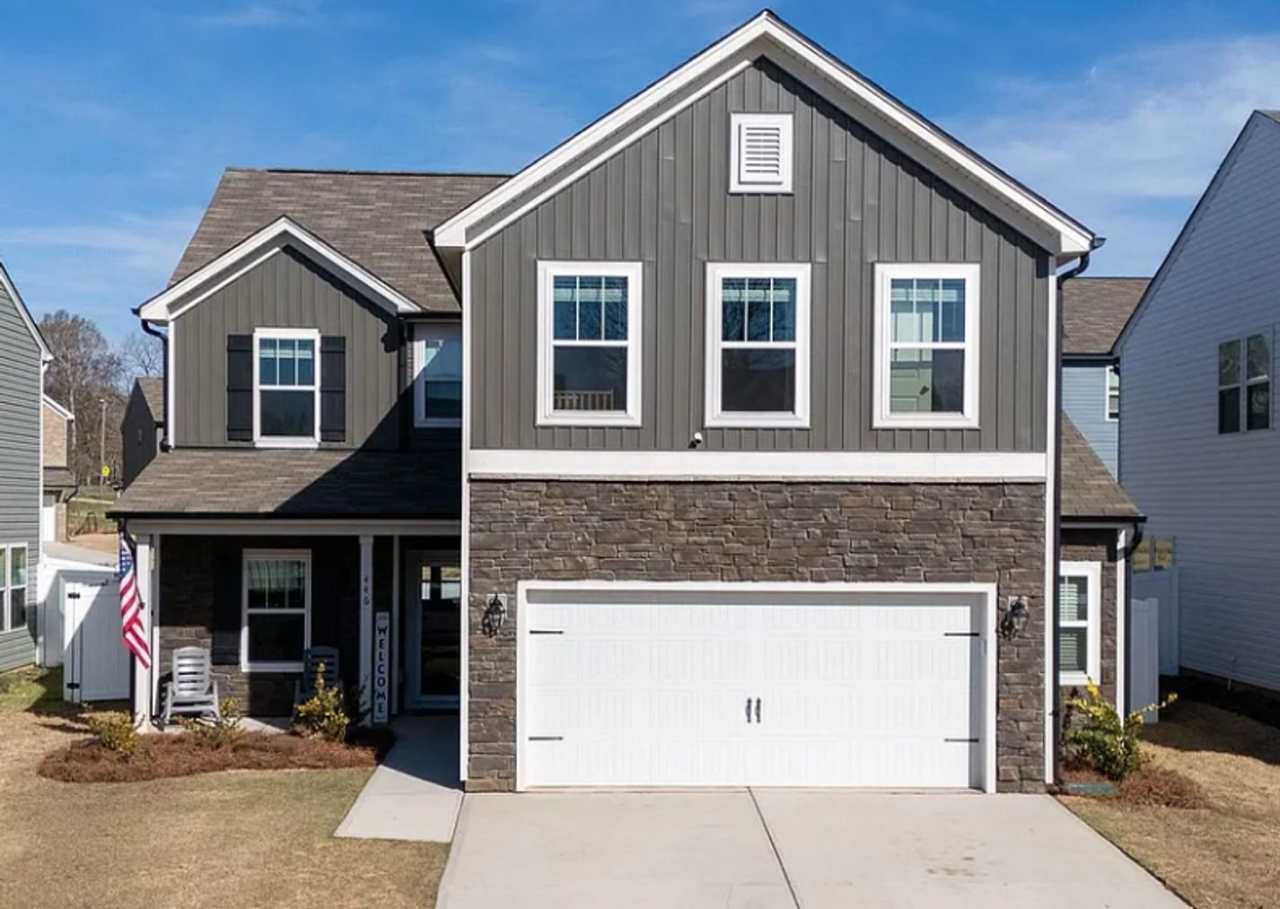 Exclusively Offered By Muse Realty, LLC