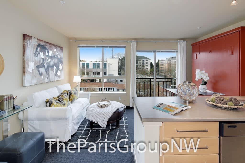 Fabulous Capitol Hill Condo w/View  Tons of Amenities!