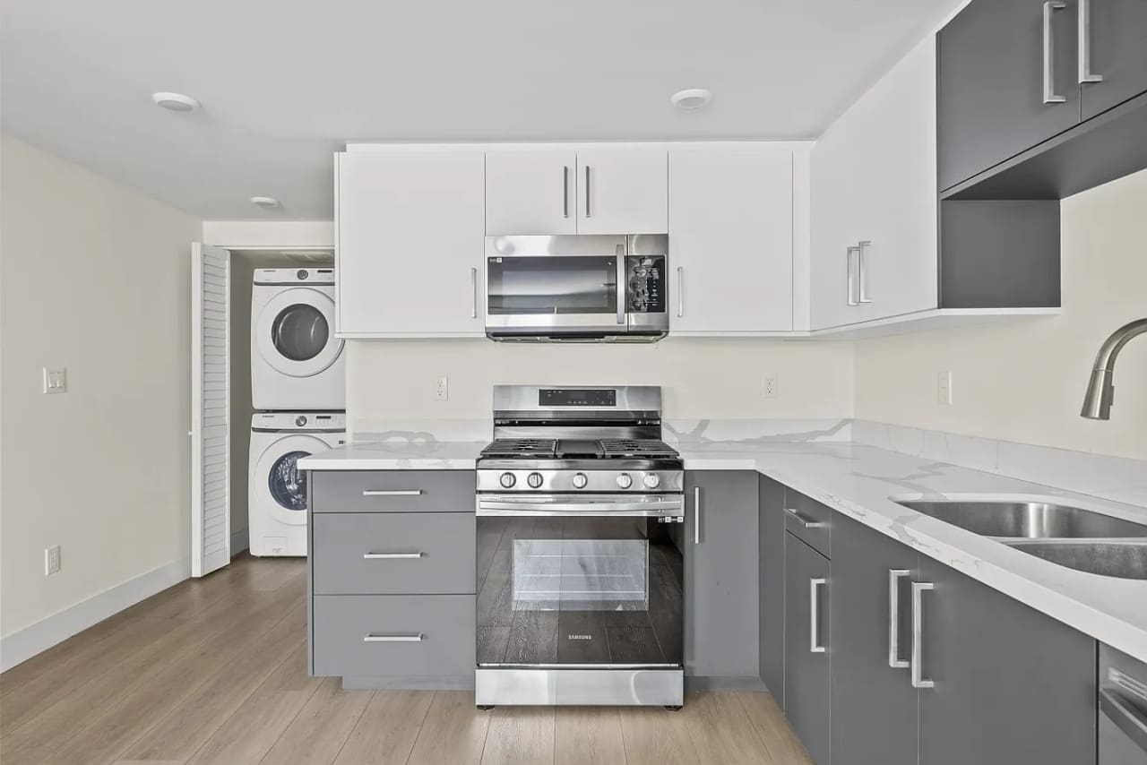 411 S Kenneth Rd # 101