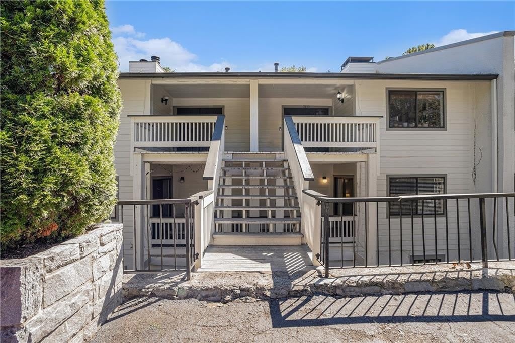 3813 Paces Ferry West Ferry SE