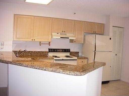 2205 S Cypress Bend Dr