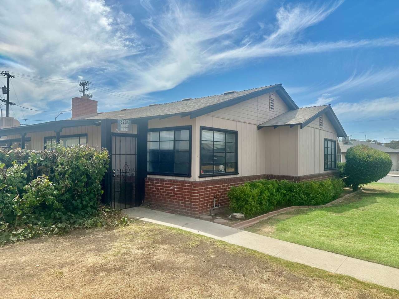 3204-3208 E Normal Ave