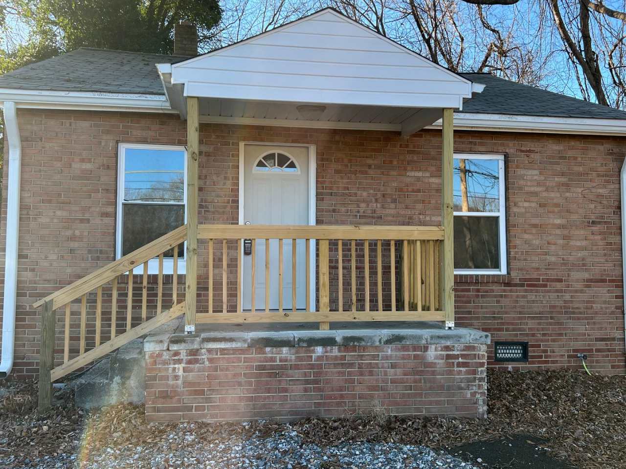 Beautiful 2 Bedroom 1 Bath House