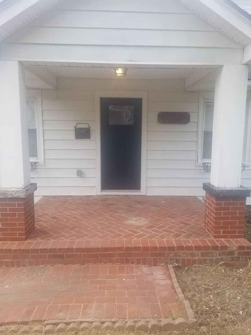 NEWLY RENNOVATED FOR AUGUST 1st