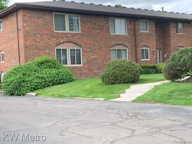 19637 W 12 MILE Road SW