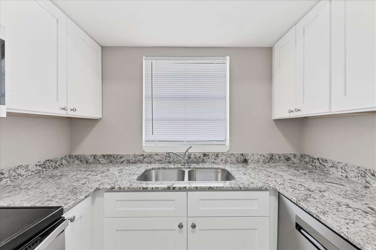 101 AVENIDA DE BAHIA