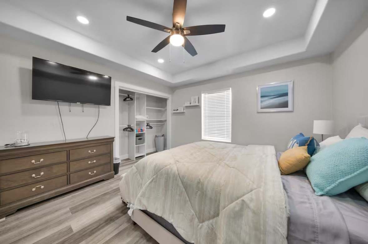 102 West Corral Street