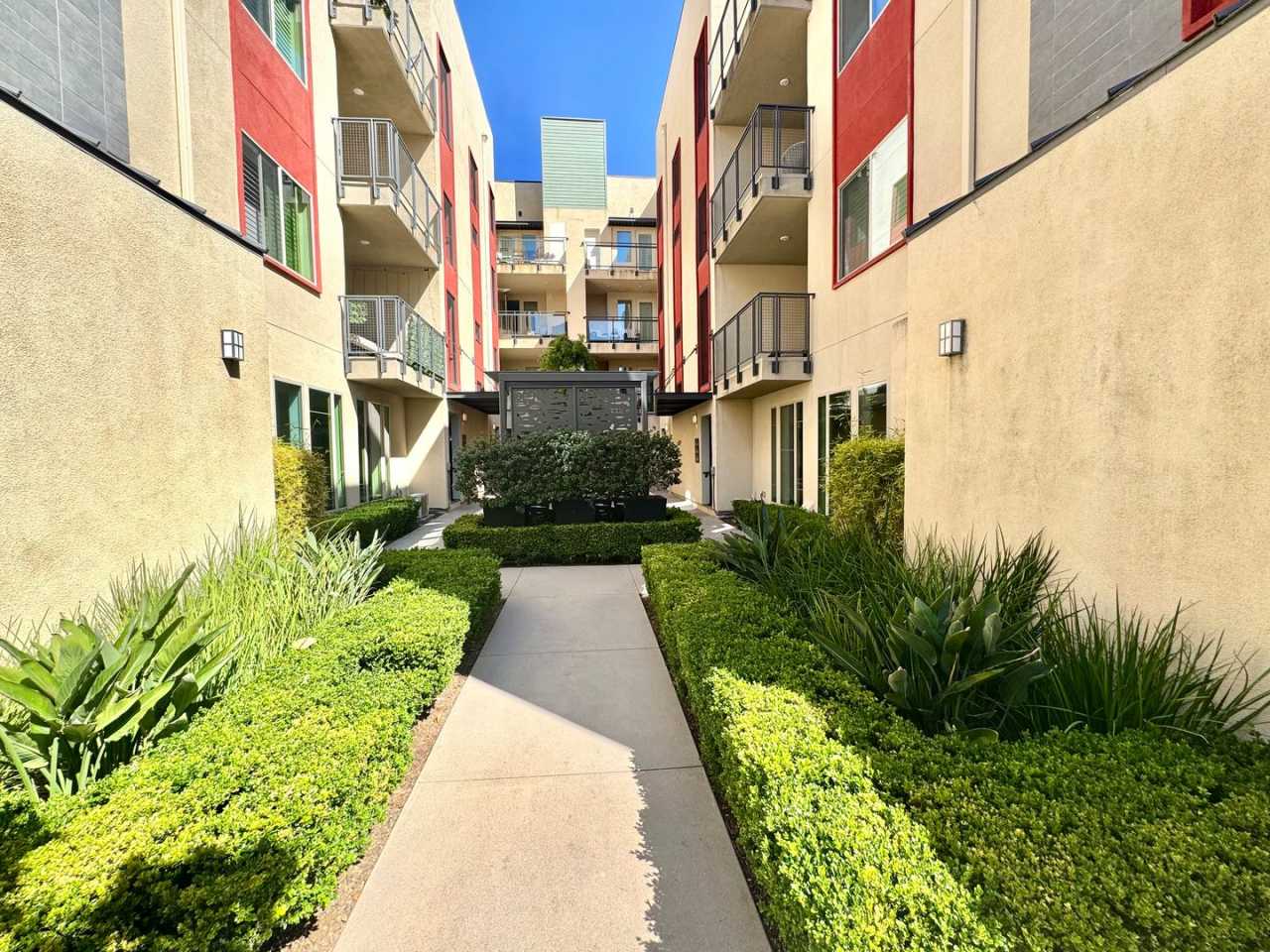 Contemporary 2 Bedroom 2 bath condo in the heart of Irvine Financial District