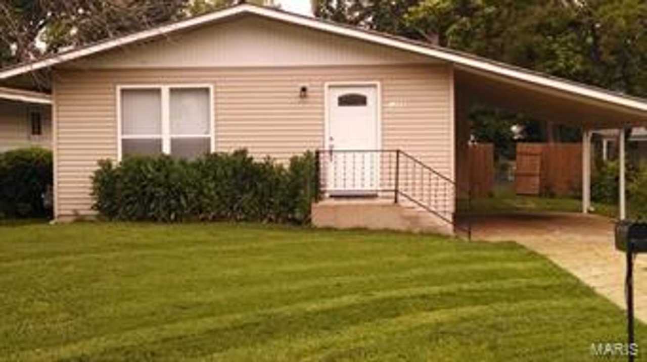 3 Bedroom Home with Basement and Carport for Rent