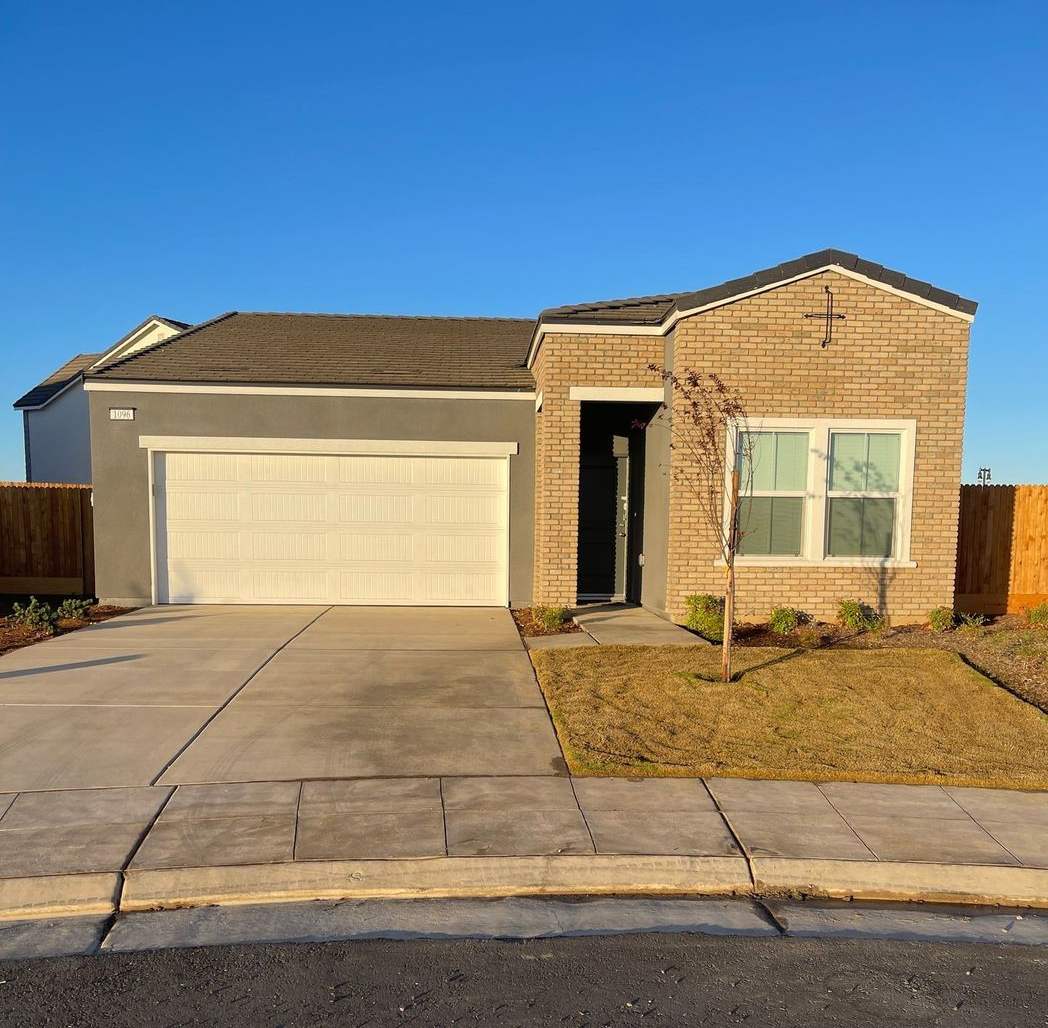 Modern Luxury Living in Madera! $500 OFF FIRST MONTH'S RENT