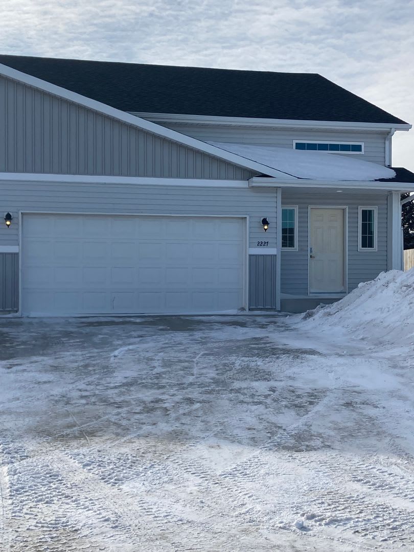 2227 35th St Circle S