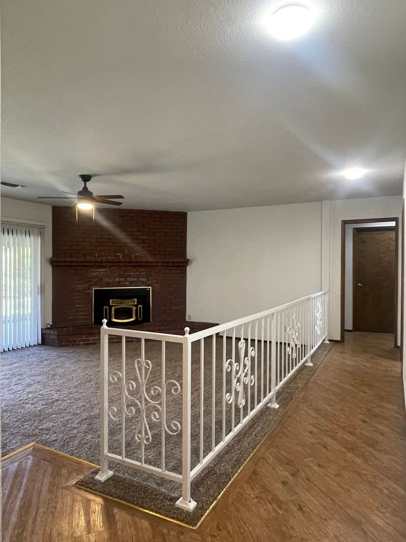 SPACIOUS 3 BED 2 BATH WITH A FAMILY ROOM AND 3 CAR GARAGE