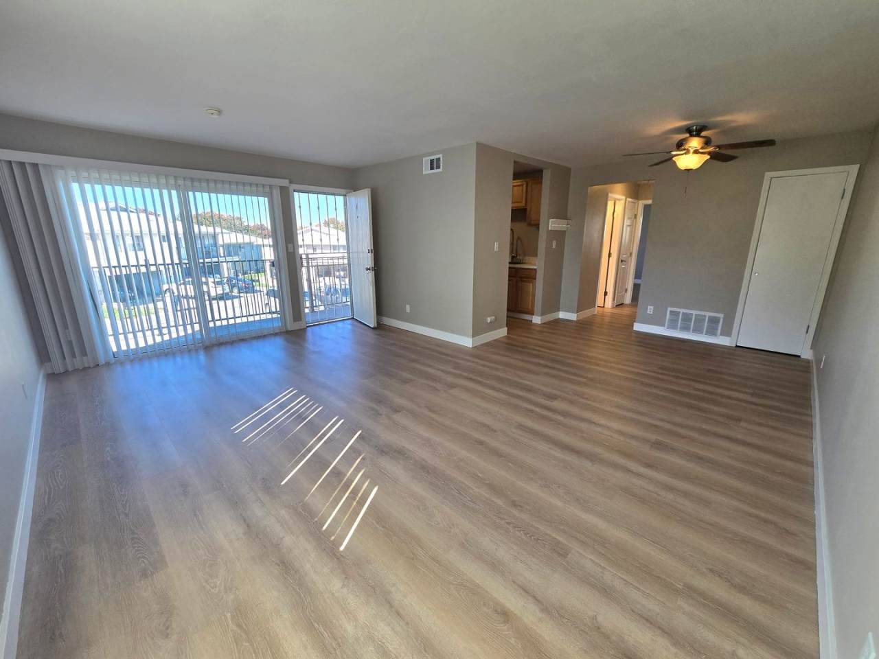 Beautifully Updated #4 Condo