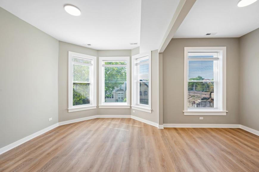 1754 W School Street