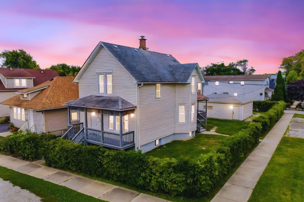 2823 Broadway Street