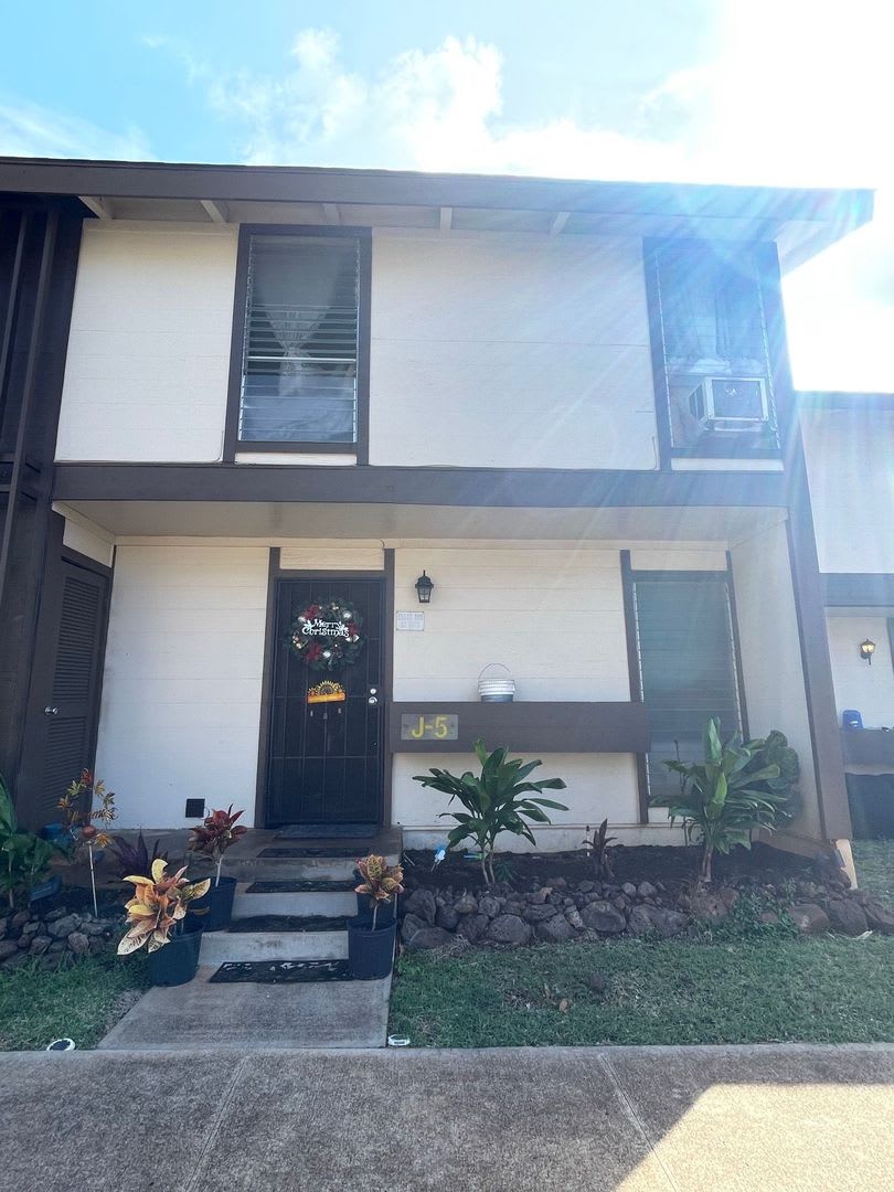 Garden Groves 3/2 $2200.00