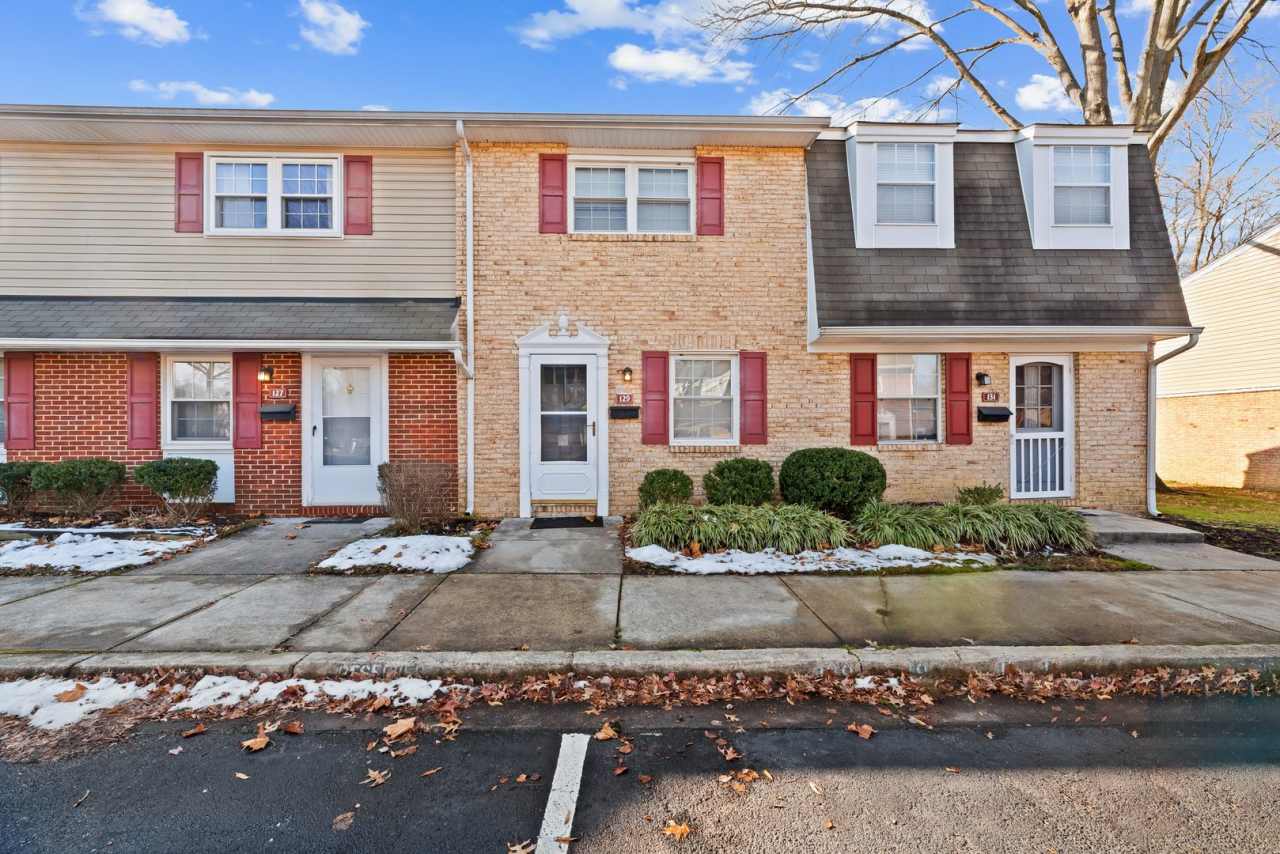 2 bed Townhome in Annapolis in Hilltop Village