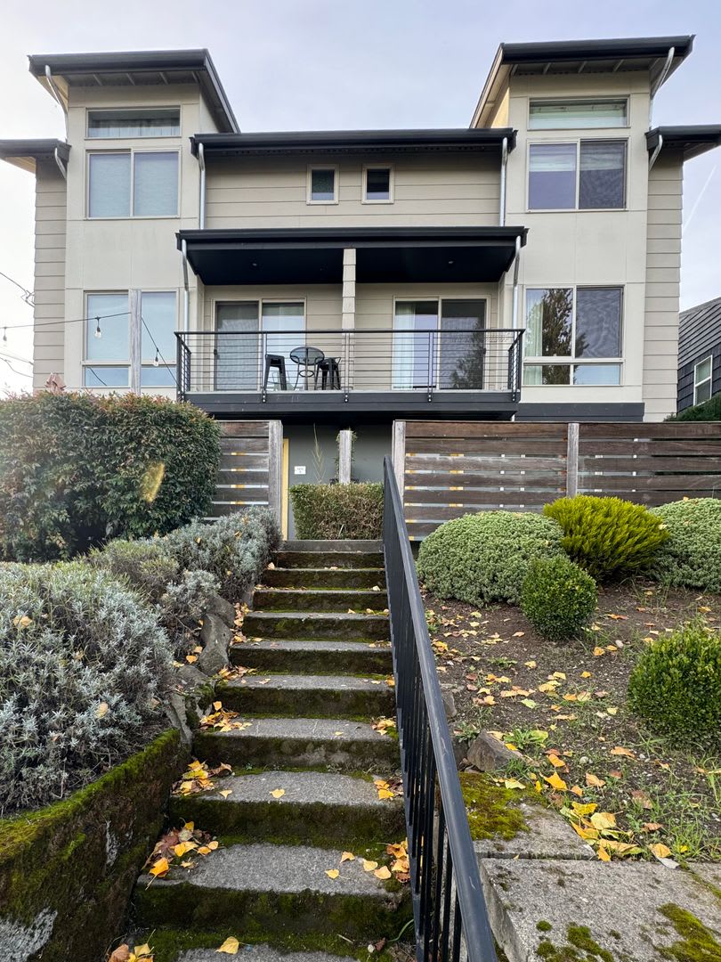 Charming Townhome in Magnolia