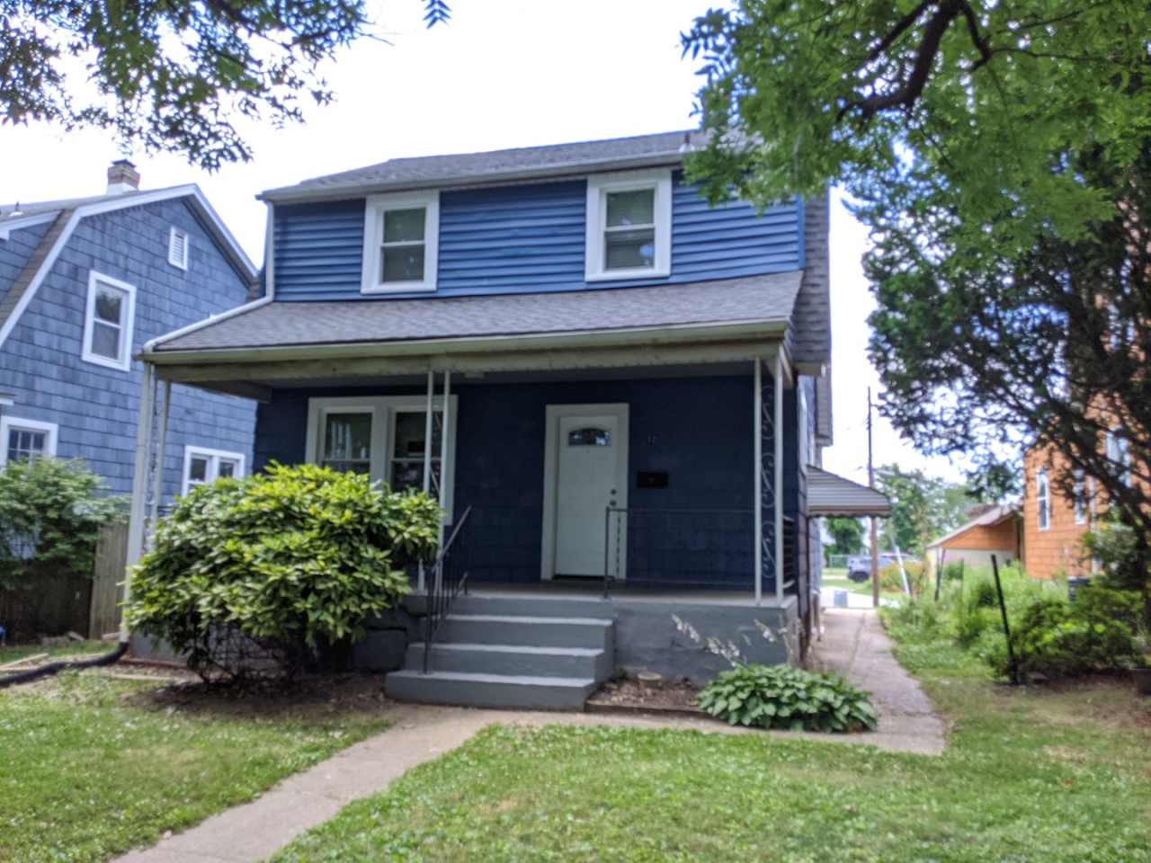 Charming 3 Bedroom/ 1 Bathroom Home in Dundalk, MD!