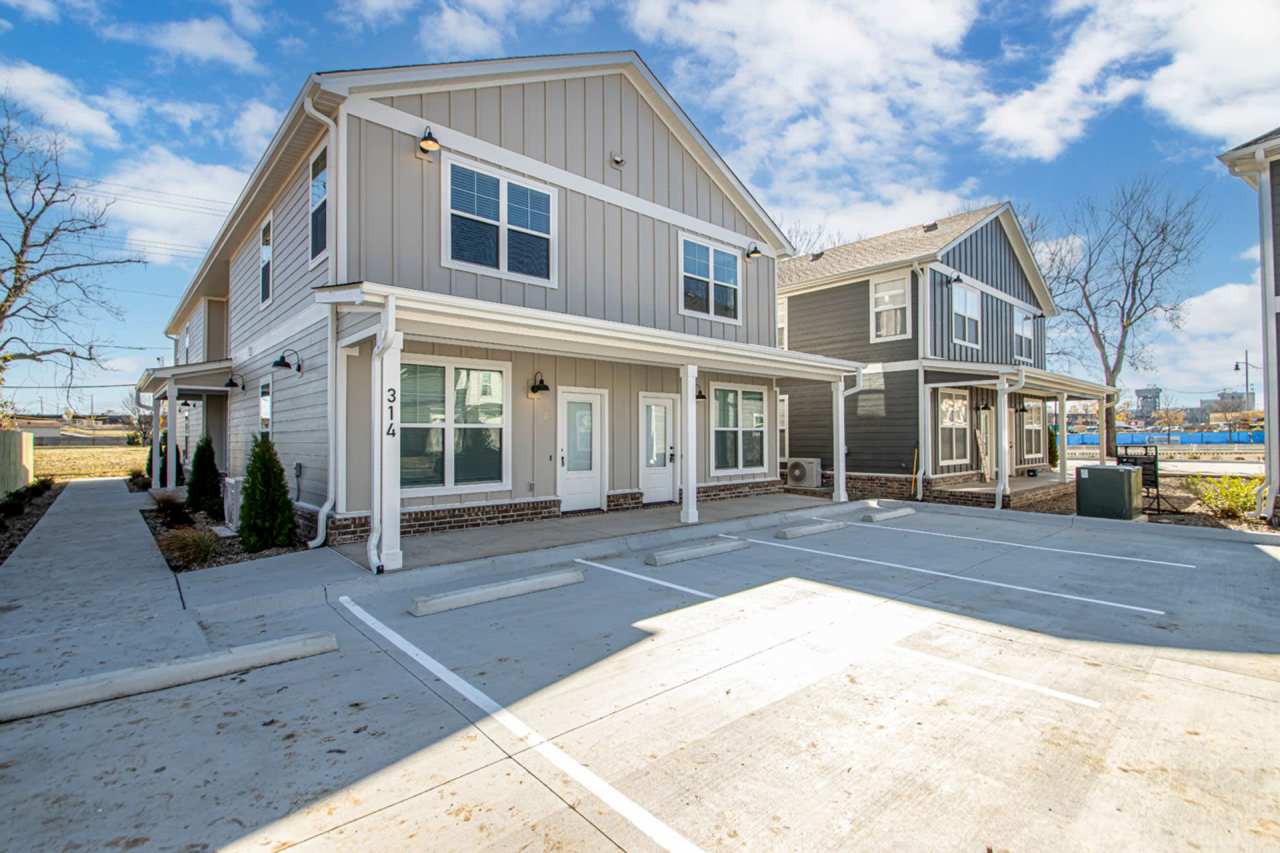 1 Bed 1.5 Bath Townhome in Rockwater Village - Downtown North Little Rock