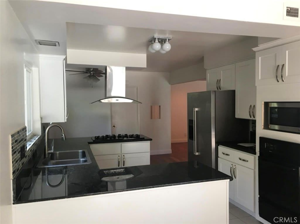 15537 La Maida Street