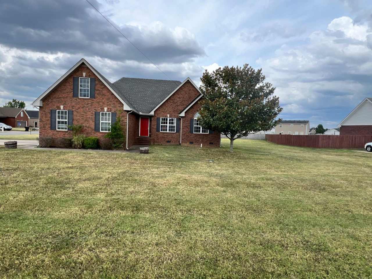 Beautiful 3 Bed 2 Bath Home!