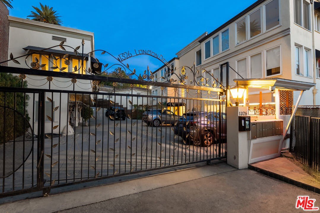 1326 Londonderry View Dr unit: 7