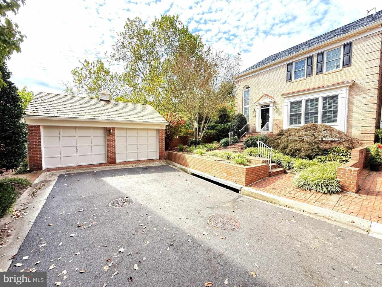 8300 RISING RIDGE Way